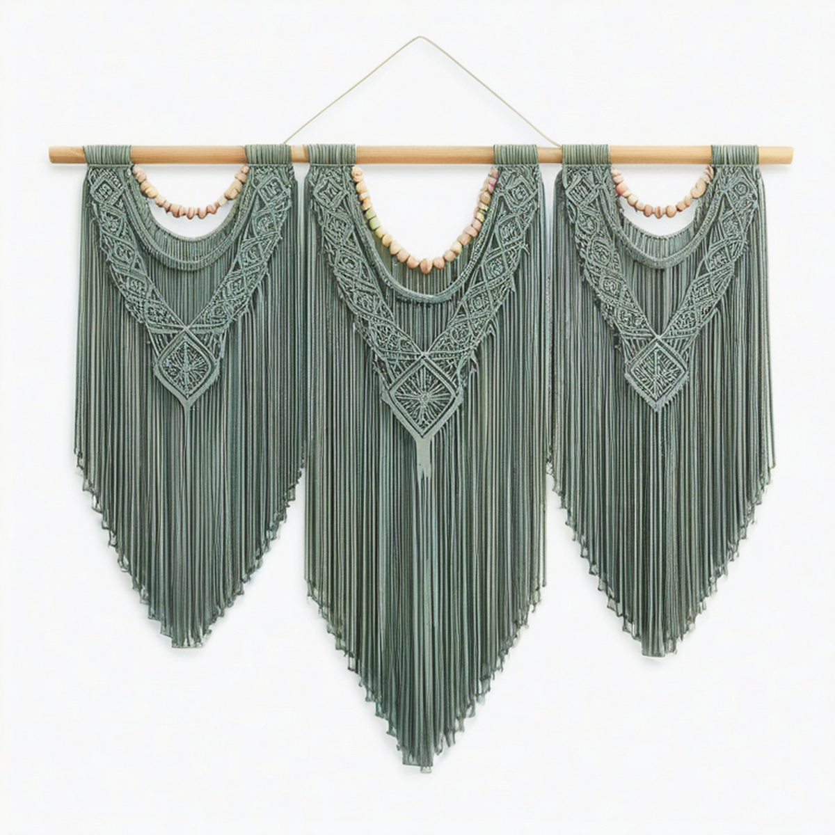 Décoration murale macramé 110 x 105 cm coton vert sauge avec barre en bois style bohème